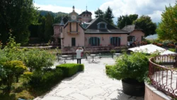 Lake Kawaguchiko Music and Forest Museum Svg+xml,%3Csvg%20xmlns%3D%22http%3A%2F%2Fwww.w3