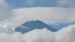 Lake Kawaguchiko Svg+xml,%3Csvg%20xmlns%3D%22http%3A%2F%2Fwww.w3