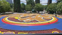 Mid-Autumn Festival 2024 Svg+xml,%3Csvg%20xmlns%3D%22http%3A%2F%2Fwww.w3