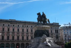 equestrian statue of victor emmanuel ii dslr (1)