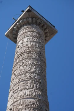 Column of Marcus Aurelius la colonna di marco aurelio dslr (19)