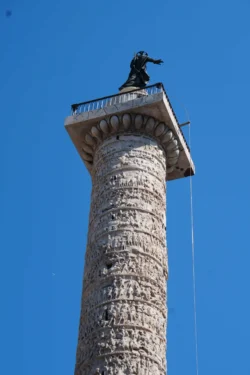 Column of Marcus Aurelius la colonna di marco aurelio dslr (4)